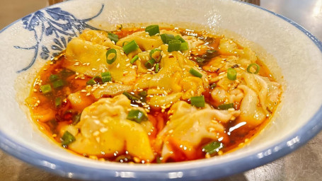Red Soup Lao Ma Wonton Hóng Tāng Lǎo Má Chāo Shǒu