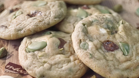 Pistachios Stuffed Cookies