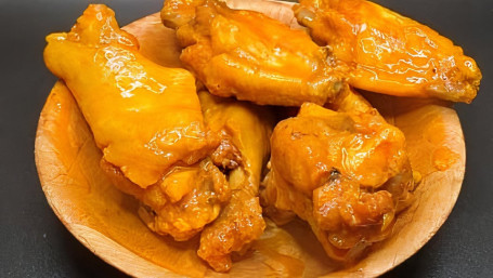 6 TRADITIONAL FAMOUS WINGS