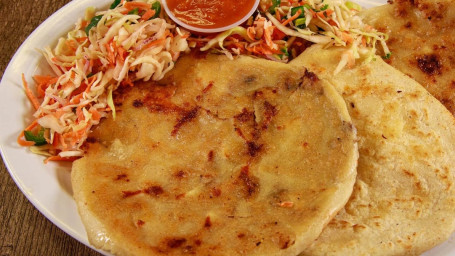 Chicarron Y Queso Pupusa