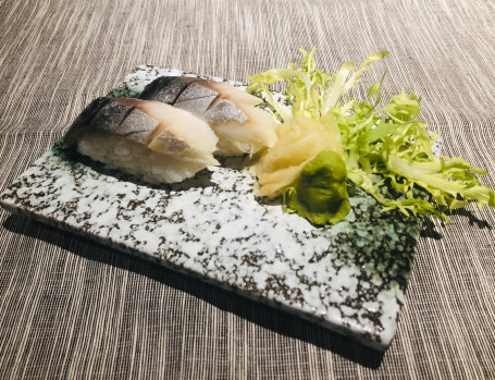 Cù Zhēng Yú Shòu Sī Yī Jiàn Mackerel Sushi (1Pc)