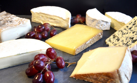 Cheese Platter 500G (3 To 4 Types Of Cheeses)