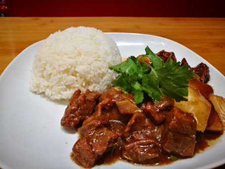 Chicken Wings with Rice, Served with Black Pepper Sauce jī chì fàn hēi jiāo zhī