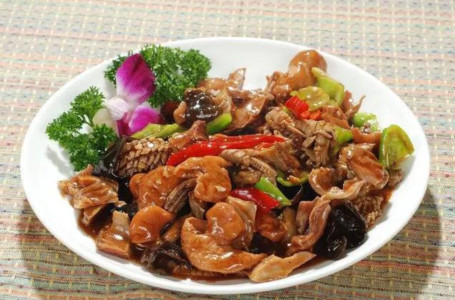 Stir Fried Pork Tripe, Kidney And Intestines Liū Sān Yàng
