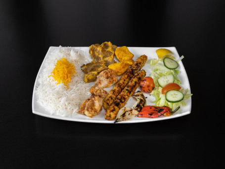 Mixed Grill Plate With Naan طبق مشاوي مشكَل مع تندوري نان خبزالتنور