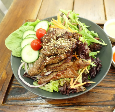 Grilled Ultimate Wagyu Beef Steak Salads