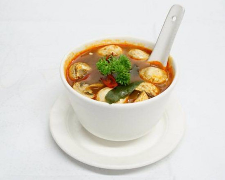 18 Tom Yum Kung (Prawn Soup)