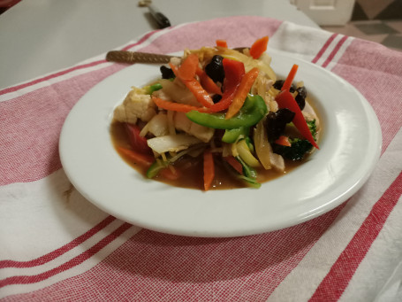 Thai Ginger Stir Fry Pad Khing