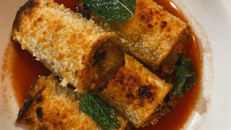 Paccheri Gratinati Ripieni Di Verdure Su Gazpacho Rosso Al Basilico