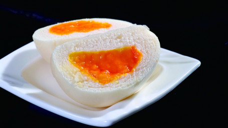 18. Creamy Egg Custard Bun (4 Pc)