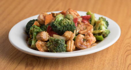 D5. Steamed Shrimp With Mixed Vegetables