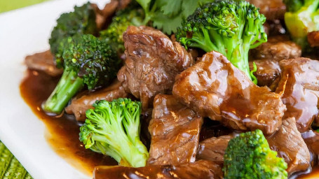 C16. Beef With Broccoli