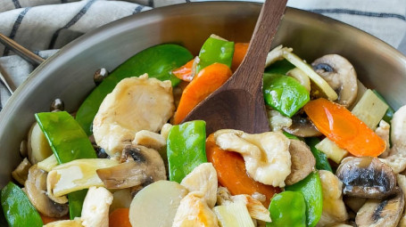 C14. Moo Goo Gai Pan