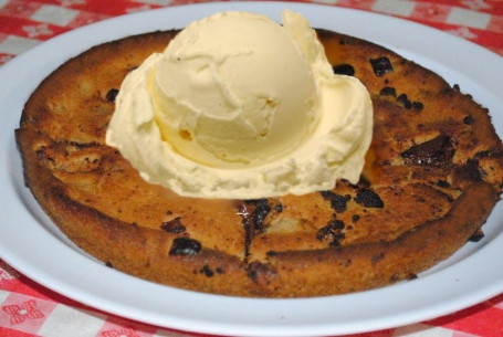 Soft Chewy Chocolate Chunk Cookie