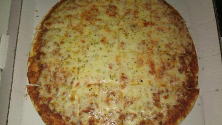 Pizza Cu Crusta Subțire Cu Brânză