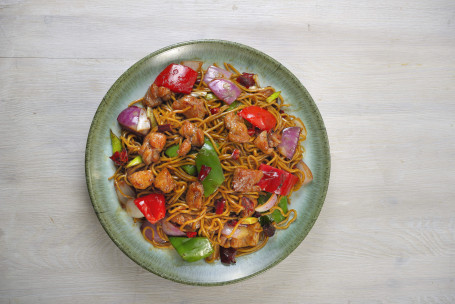 40. Stir Fried Noodles With Chicken In Kung Pao Sauce (Spicy)