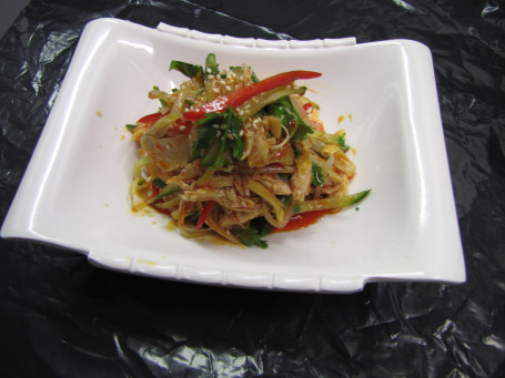 Hand-Shredded Chicken In Special Sauce (Spicy) Shǒu Sī Jī