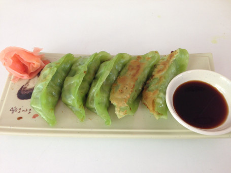 Vegetable Gyoza (10 Pcs)