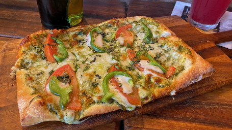 Pesto Tomato Flatbread