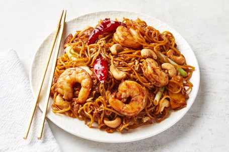 Kung Pao Prawns Noodle With Egg And Cashew Nuts