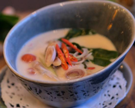 Tom Kha Kai (Chicken With Coconut And Galangal)