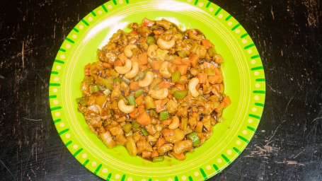 C6. Cashew Chicken