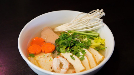 N5. House Rice Noodle Or Yellow Noddle Soup Tofu