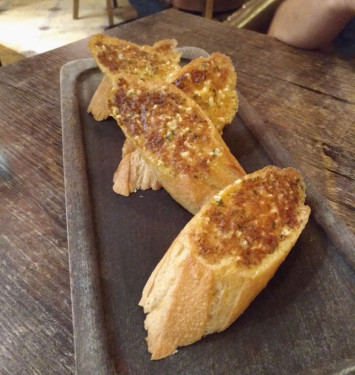 Amplifier Garlic Bread Suàn Róng Bāo