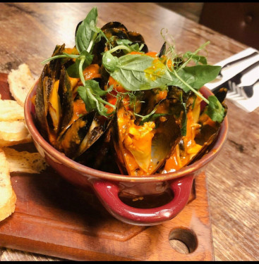 Ripe Tomato Mussels Pot (1 Kg Xīn Xiān Lán Qīng Wéi Pèi Zì Jiā Zhì Nóng Xiāng Fān Jiā Zhī (1Gōng Jīn