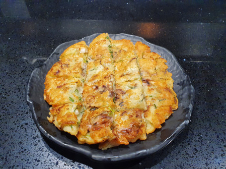 Seafood Pancake(Hae-Mul Pa-Jeon)