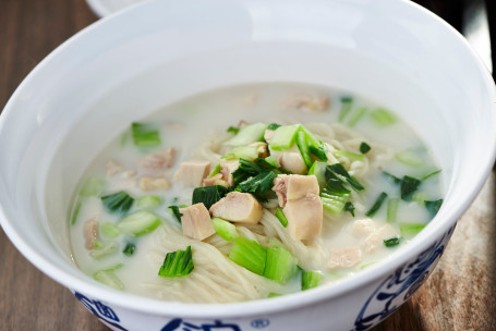 Nèn Jī Wēi Miàn Stewed Noodles With Chicken In Soup