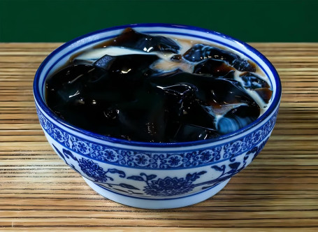 Tái Shì Xiān Cǎo Dòng Grass Jelly With Evaporated Milk