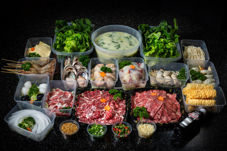 8Rén Hǎi Xiān Huǒ Guō Tào Cān 8-Person Hotpot Set With Seafood