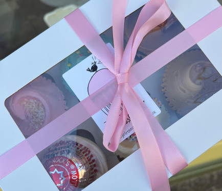 Luxury Gift Box 6 Regular Cupcakes