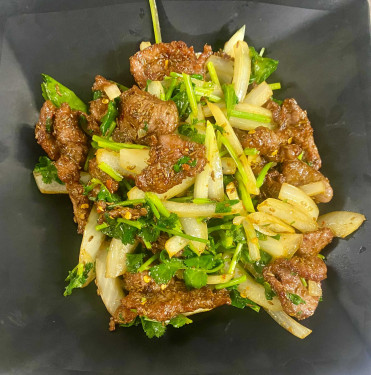 Lamb Slices Marinated With Cumin And Stir-Fried With Onion And Coriander Zī Rán Yáng Ròu