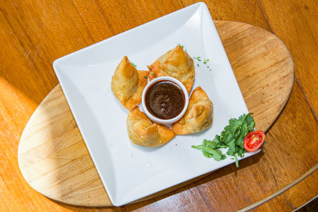 (V) Vegetable Samosa Zá Cài Kā Lī Jiǎo