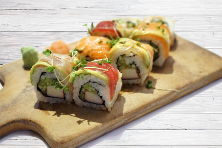 Rainbow Roll 8 Pieces Cǎi Hóng Juǎn