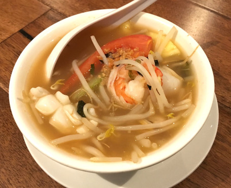 Vietnamese Hot And Sour Seafood Soup [Canh Chua Hải Sản]