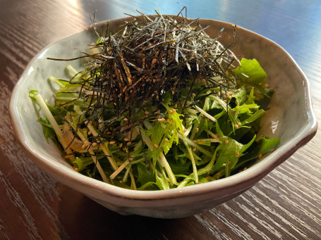 Quán Bā Tè Sè Shā Lǜ Gonpachi House Salad Mizuna, Buckwheat Sprouts And Clams Tossed With Vinaigrette Dressing