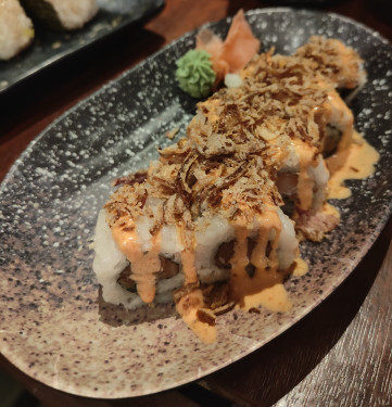 Crunchy Spicy Salmon Roll (8 Pieces)