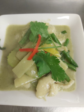 34. Gaeng Kiaw Wan (Thai Green Curry) (Very Hot) (Spicy)