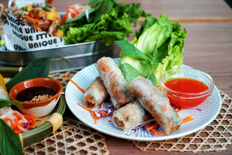 Crispy Vietnamese Spring Roll (4 Pcs yuè nán zhà chūn juǎn (4jiàn