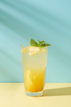 Mango Pineapple Soda Máng Guǒ Bō Luó Shū Dǎ