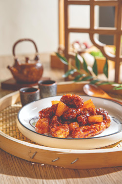 Bō Luó Chén Cù Zhū Shuǎng Ròu Sweet And Sour Pork With Pineapple