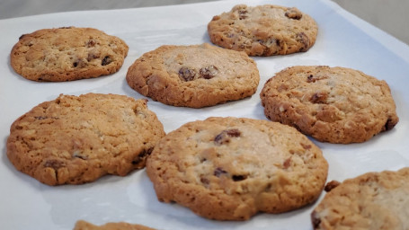 2 Biscotti Di Farina D'avena E Uvetta