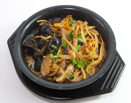 Clay Pot Rice With Mix Mushroom And Flowers (V) Jiàn Kāng Gū Sù Bāo Zǐ