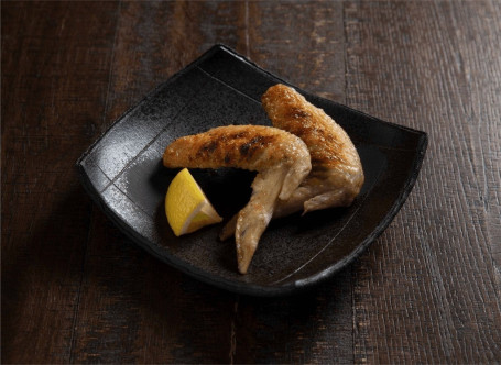 Yán Shāo Jī Yì Grilled Japanese Junwakei Chicken Wing With Salt