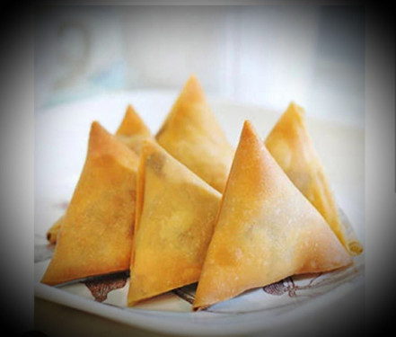 Veggie Samosa (Vegetarian) 10 Pcs. Large