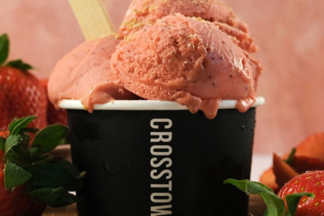 Strawberries Cream Ice Cream Pint (500Ml)