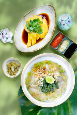 Mee Ayam: Aromatic Spices Chicken Soup Noodles, Crispy Pork Skin, Lime Hǎi Nán Jī Tāng Miàn